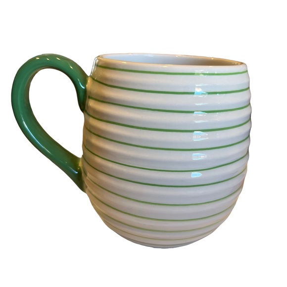 St. Patrick’s Day Mug, Four Leaf Clover, Green and White Shamrock (Lang) Mug - Picture 2 of 4